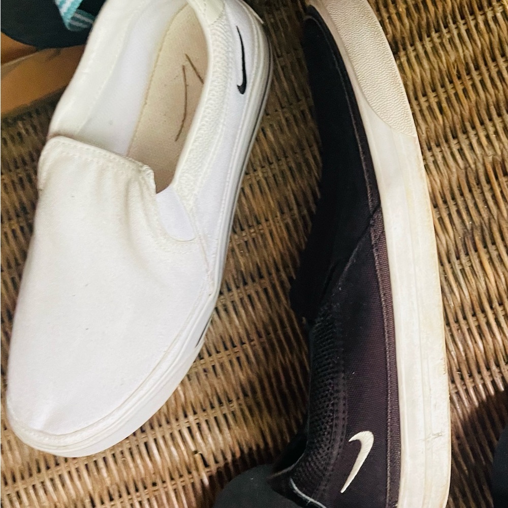 Size 10 women slip on 2 pair white and black good condition